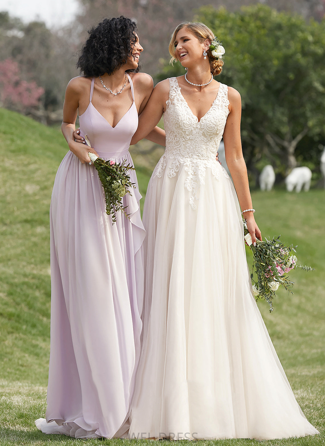 Train Wedding Ball-Gown/Princess Wedding Dresses Lace Rihanna Court Tulle Dress V-neck